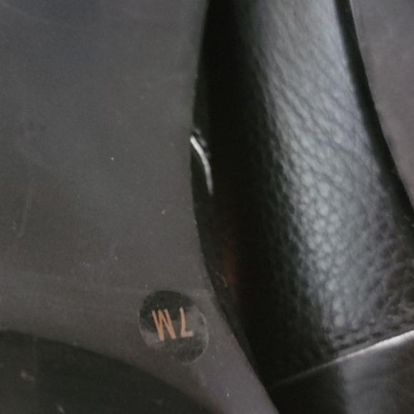 Michael kors Booties. FIRM PRICE - Picture 8 of 9